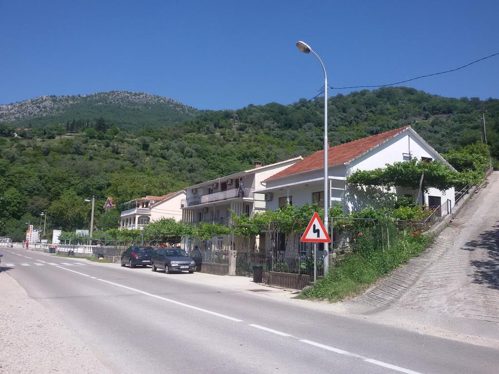 Apartmani Ivana Тиват Экстерьер фото